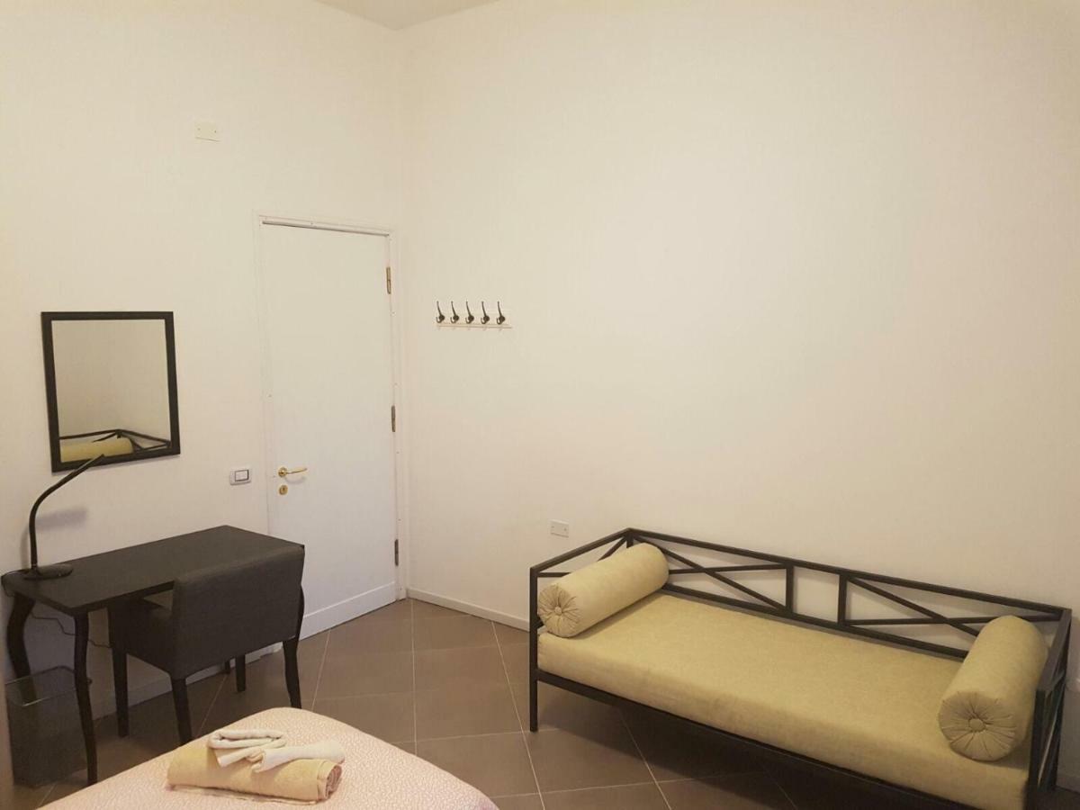 B&B Piazza Dante Nuoro Нуоро Экстерьер фото