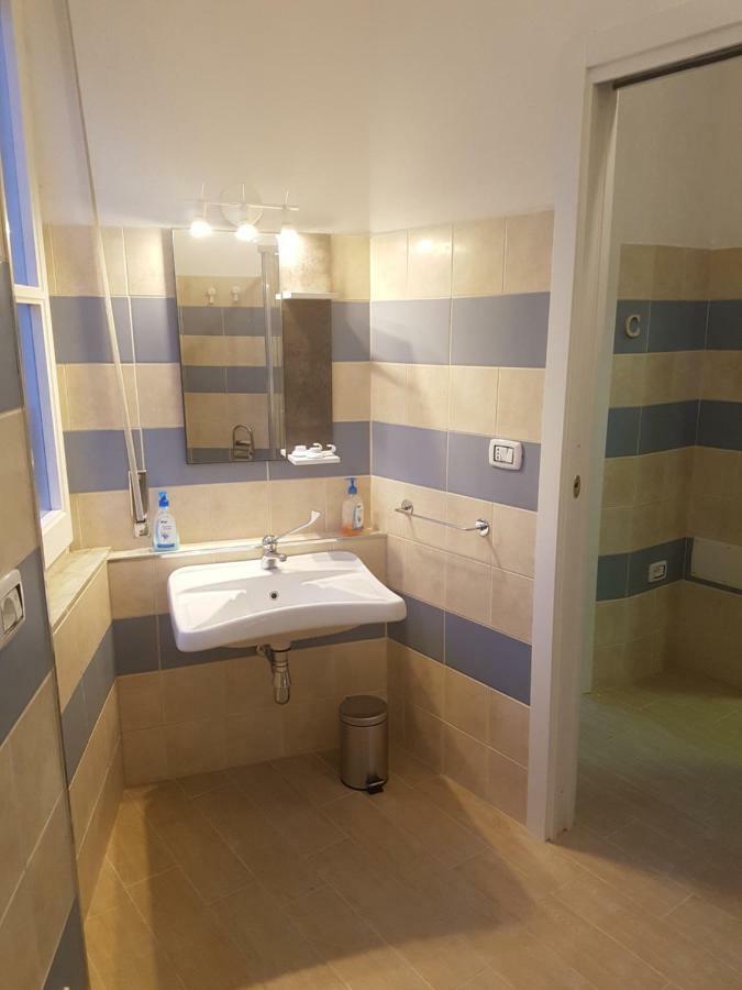 B&B Piazza Dante Nuoro Нуоро Экстерьер фото